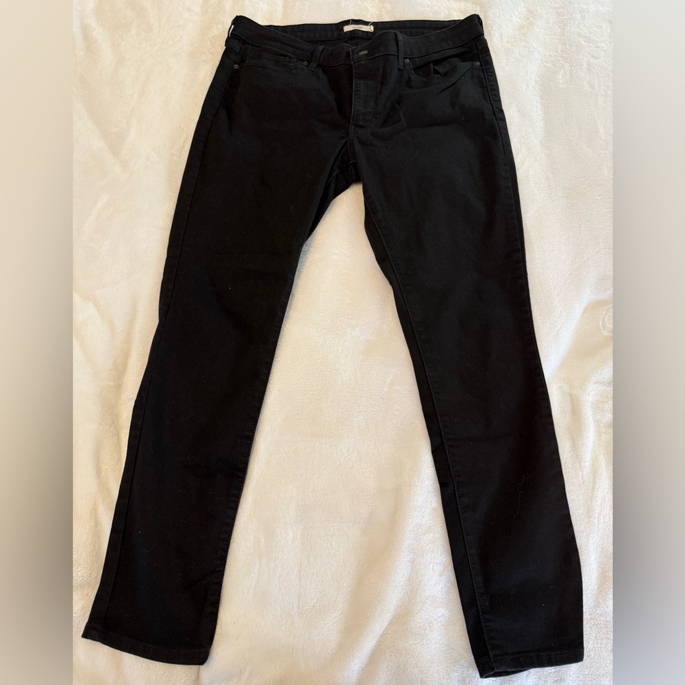Levi’s 711 Black Skinny Fit Jeans.